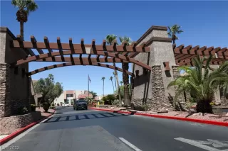 Photo #2: 2511623 Listing 