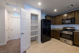 Photo #2: 2511651 Listing