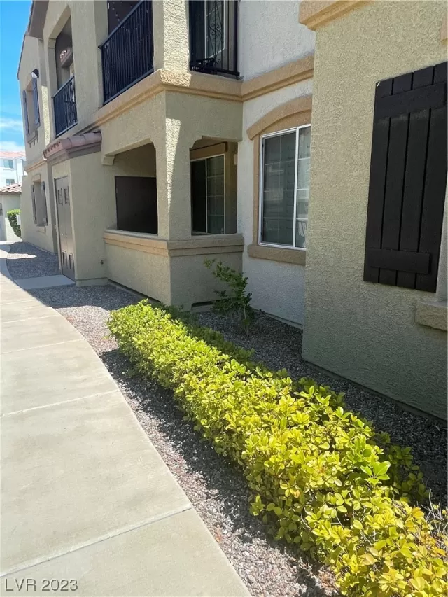 MLS: 2511659 Condo For Sale