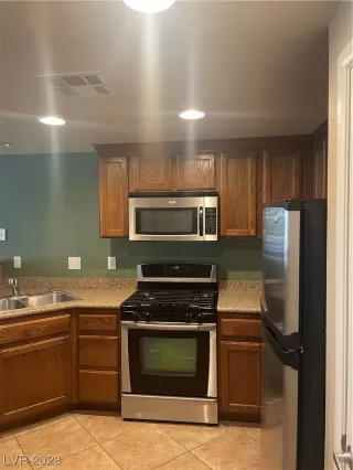 Photo #3: 2511659 Listing 