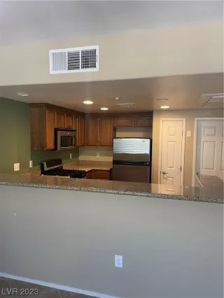 Photo #5: 2511659 Listing 