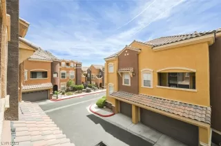 Photo #3: 2511708 Listing