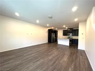 Photo #2: 2511721 Listing 