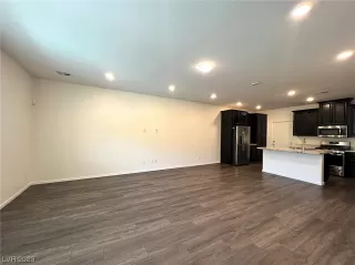 Photo #4: 2511721 Listing 