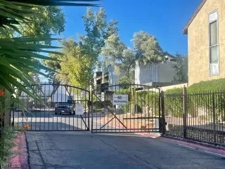 Photo #1: 2511726 Listing