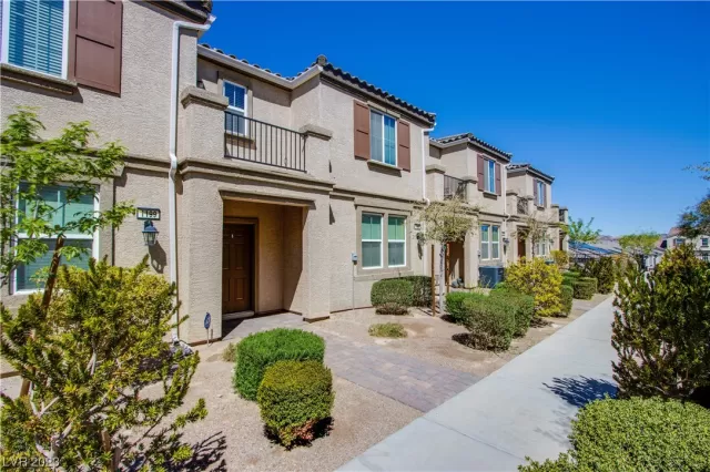 MLS: 2511753 Condo For Sale