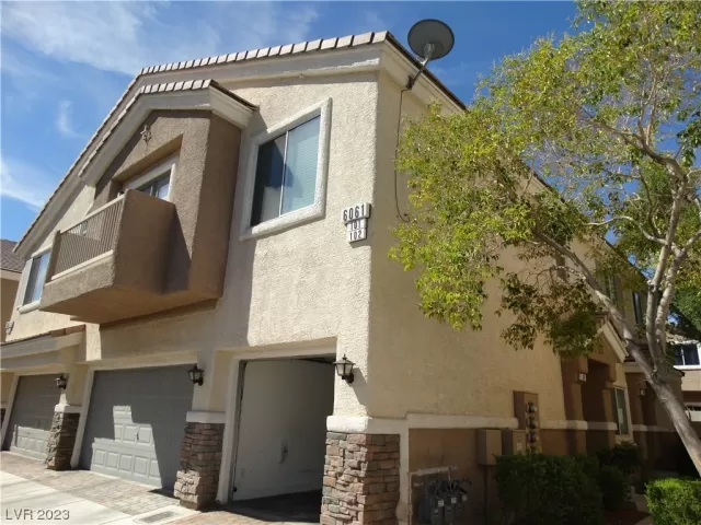 MLS: 2511762 Condo For Sale