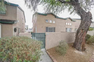 Photo #4: 2511781 Listing