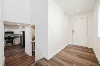 Photo #6: 2511787 Listing