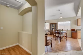 Photo #5: 2511795 Listing