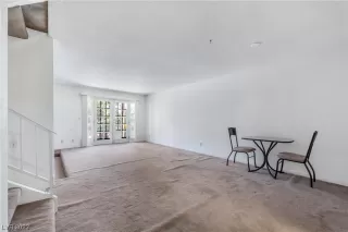 Photo #4: 2511805 Listing