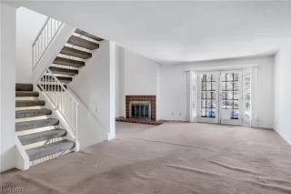 Photo #5: 2511805 Listing