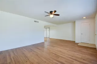 Photo #3: 2511859 Listing