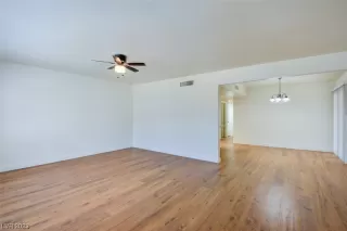 Photo #4: 2511859 Listing