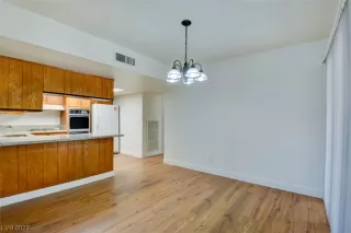 Photo #5: 2511859 Listing