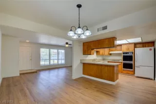 Photo #6: 2511859 Listing