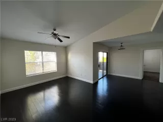 Photo #2: 2511892 Listing 