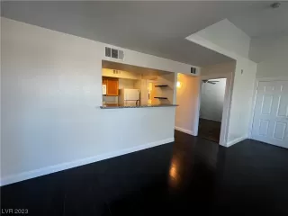 Photo #3: 2511892 Listing 