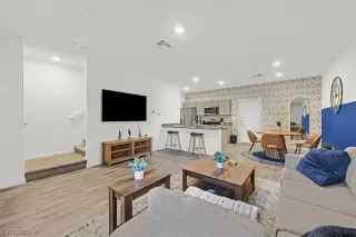 Photo #4: 2511929 Listing 