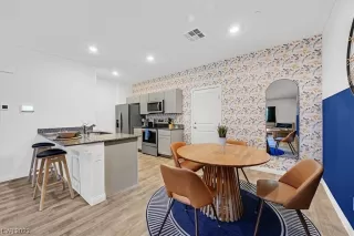 Photo #5: 2511929 Listing 