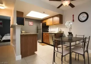 Photo #4: 2511949 Listing 