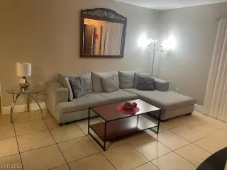 Photo #5: 2511949 Listing 