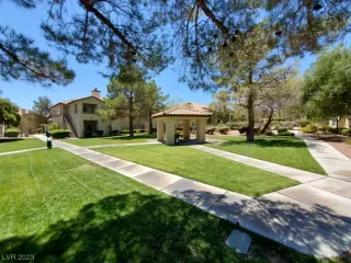 Photo #2: 2511950 Listing