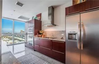 Photo #4: 2512007 Listing 