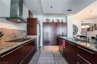 Photo #5: 2512007 Listing 