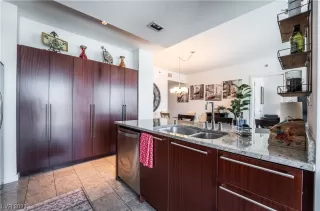 Photo #6: 2512007 Listing 