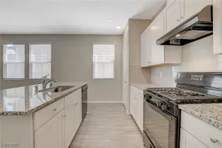 Photo #5: 2512018 Listing 