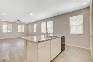 Photo #6: 2512018 Listing 