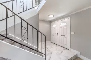 Photo #1: 2512027 Listing