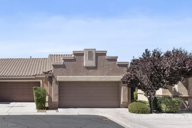 MLS: 2512033 Condo For Sale