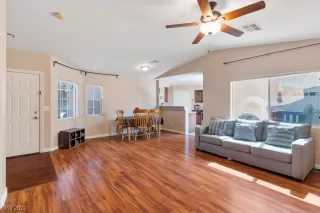 Photo #4: 2512033 Listing