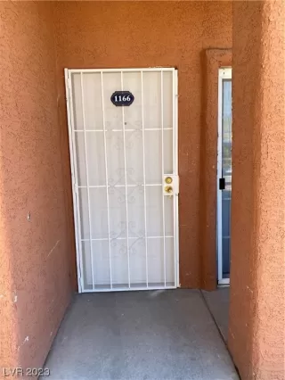 Photo #3: 2512046 Listing 