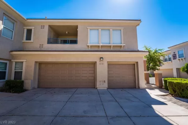 MLS: 2512054 Condo For Sale