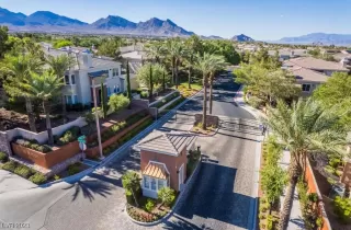 Photo #1: 2512054 Listing 
