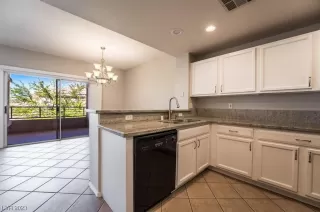 Photo #4: 2512054 Listing 