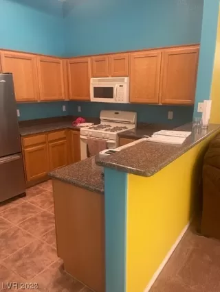 Photo #6: 2512059 Listing