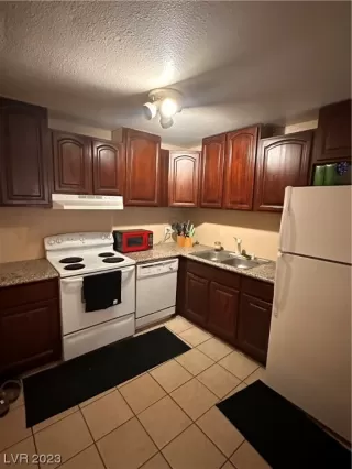 Photo #2: 2512079 Listing