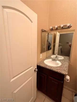 Photo #6: 2512079 Listing