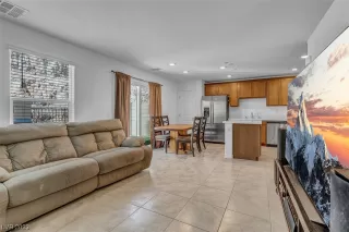 Photo #5: 2512081 Listing 