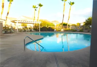 Photo #5: 2512108 Listing 