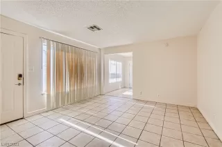 Photo #1: 2512111 Listing