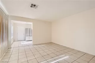 Photo #2: 2512111 Listing