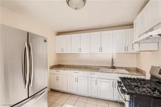 Photo #3: 2512111 Listing