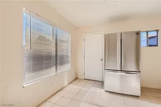 Photo #4: 2512111 Listing