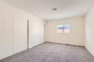 Photo #5: 2512111 Listing