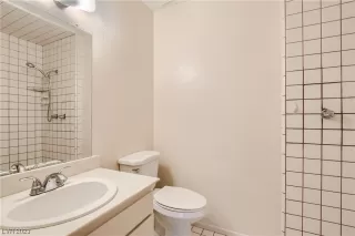 Photo #6: 2512111 Listing